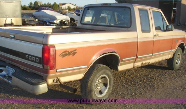 image for item D8616 1995 Ford F150 XLT super cab pickup truck