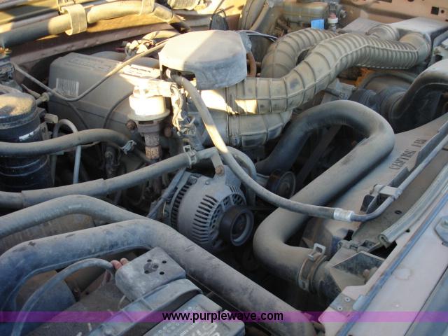 image for item D8616 1995 Ford F150 XLT super cab pickup truck