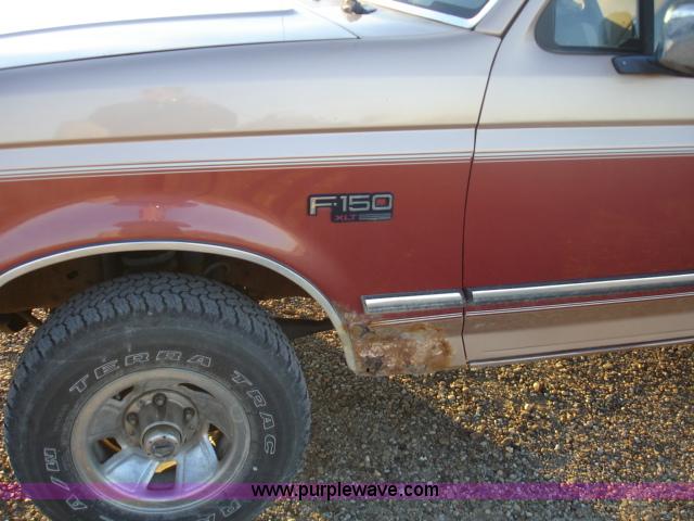 image for item D8616 1995 Ford F150 XLT super cab pickup truck