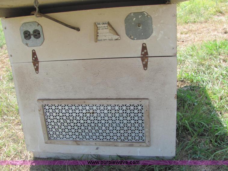 image for item F9766 Assorted ceramic equipment