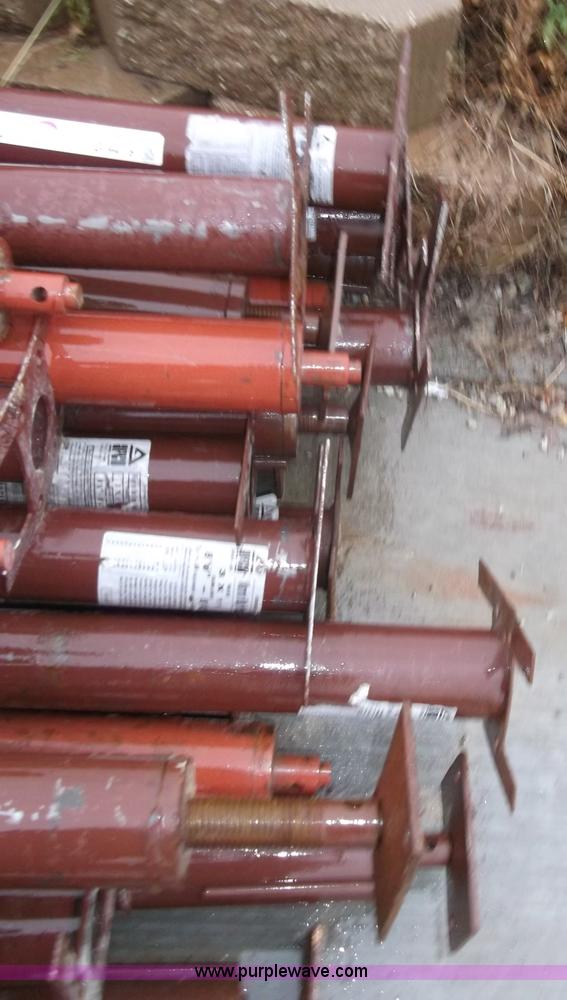 image for item G9418 (22) adjustable building columns