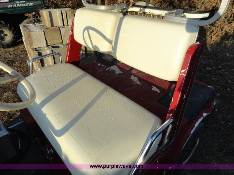 image for item H9006 Yamaha electric golf cart