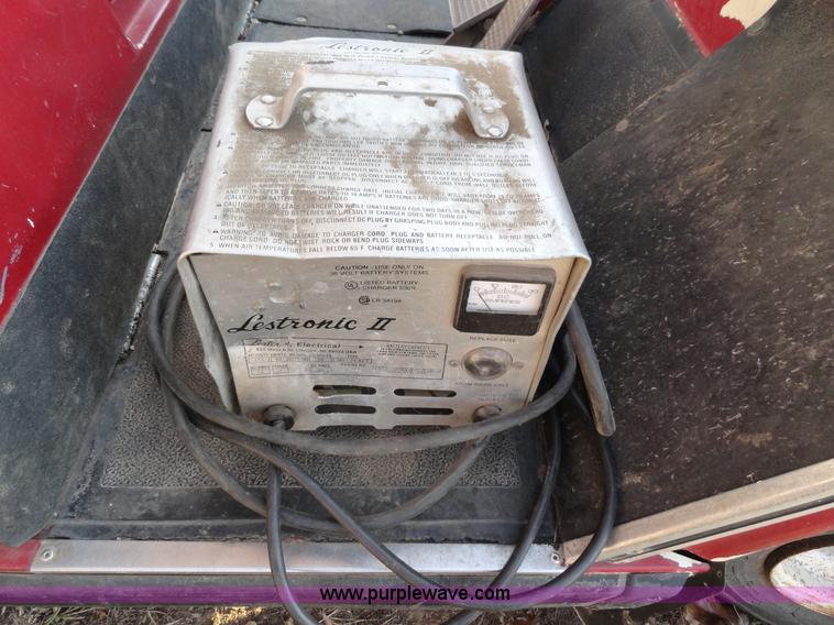 image for item H9006 Yamaha electric golf cart