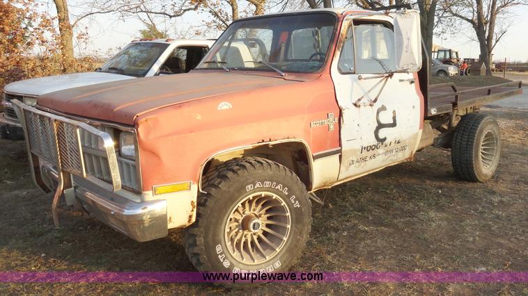 image for item H9007 1981 Chevrolet Scottsdale K20 pickup truck