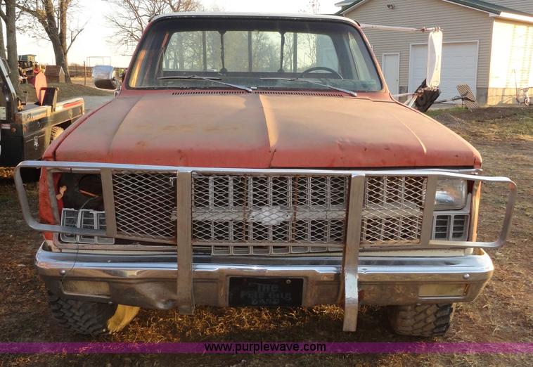 image for item H9007 1981 Chevrolet Scottsdale K20 pickup truck