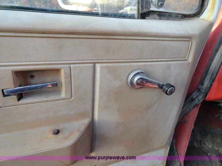 image for item H9007 1981 Chevrolet Scottsdale K20 pickup truck