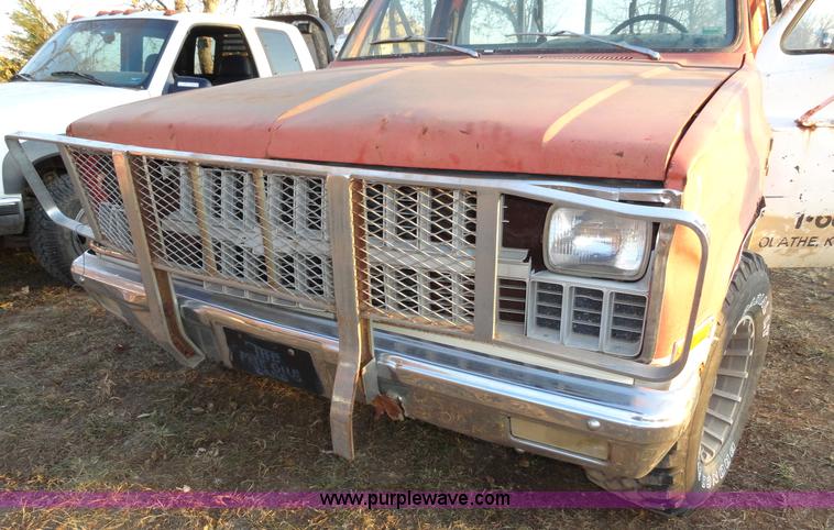 image for item H9007 1981 Chevrolet Scottsdale K20 pickup truck