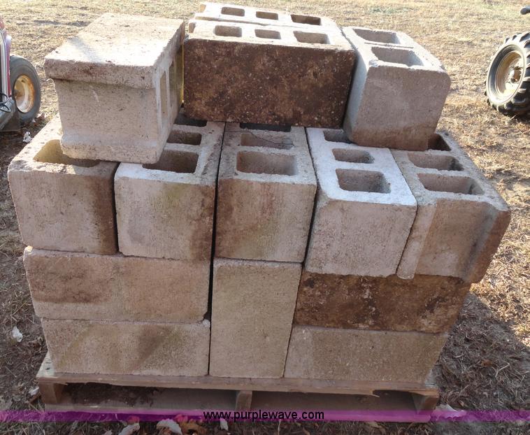 image for item H9008 Approximately 33 cinder blocks