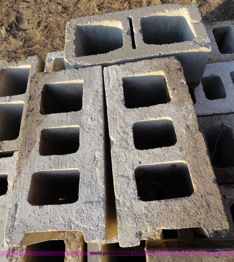 image for item H9008 Approximately 33 cinder blocks
