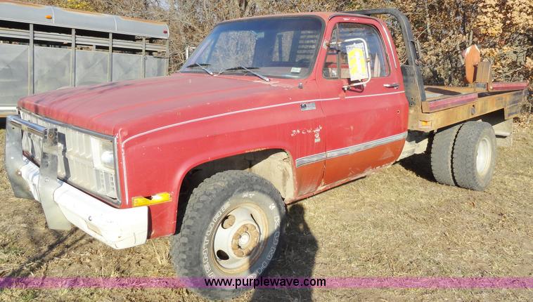 image for item H9018 1981 Chevrolet C10 Custom Deluxe pickup truck