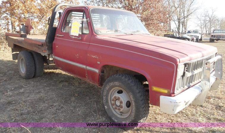 image for item H9018 1981 Chevrolet C10 Custom Deluxe pickup truck