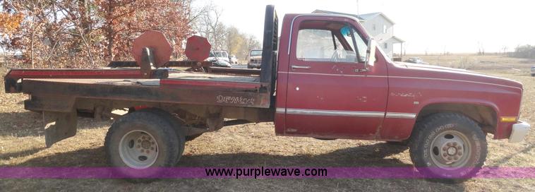 image for item H9018 1981 Chevrolet C10 Custom Deluxe pickup truck