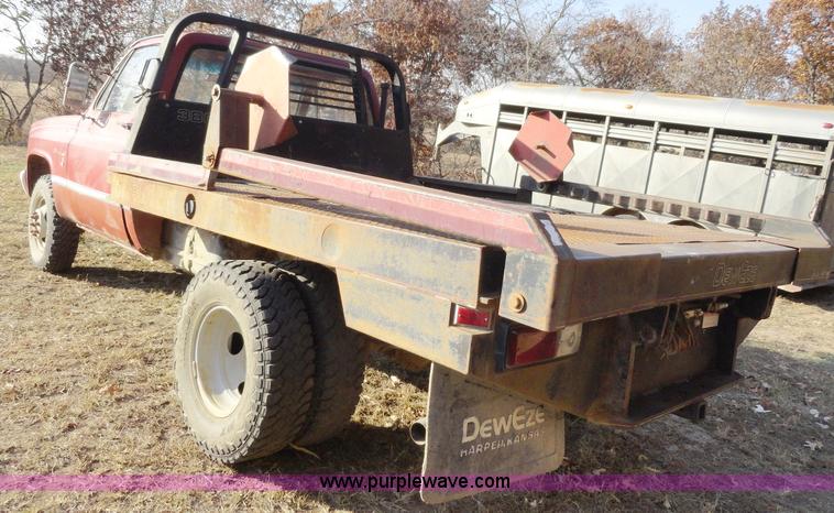 image for item H9018 1981 Chevrolet C10 Custom Deluxe pickup truck