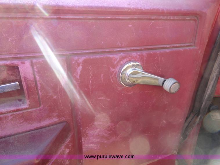 image for item H9018 1981 Chevrolet C10 Custom Deluxe pickup truck