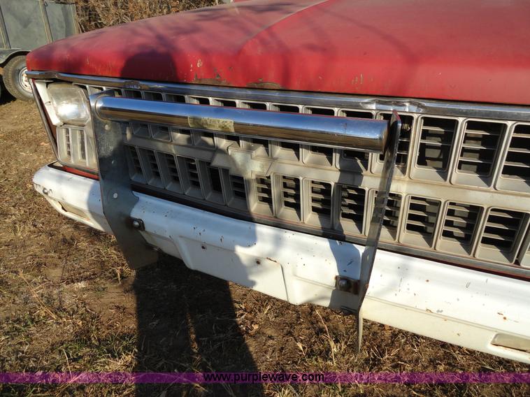 image for item H9018 1981 Chevrolet C10 Custom Deluxe pickup truck