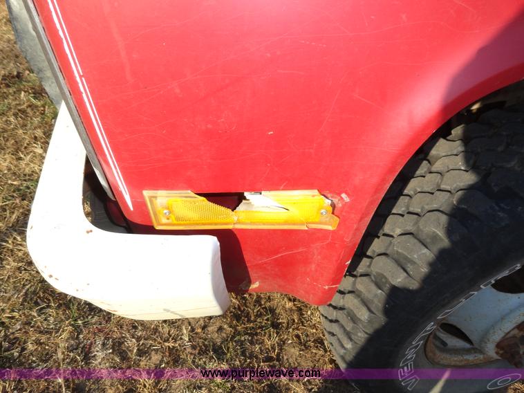 image for item H9018 1981 Chevrolet C10 Custom Deluxe pickup truck