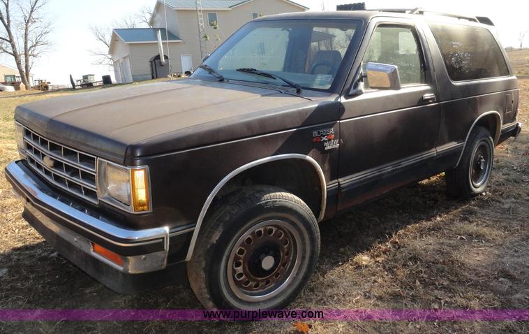 image for item H9023 1984 Chevrolet S10 Blazer SUV