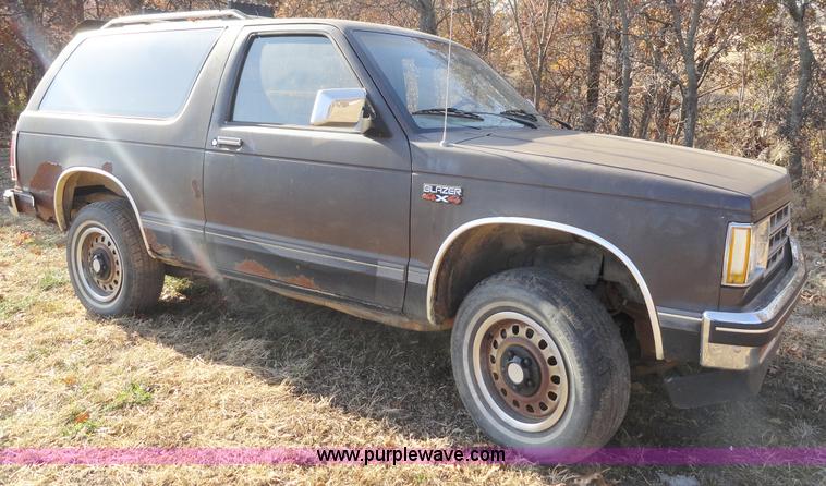 image for item H9023 1984 Chevrolet S10 Blazer SUV