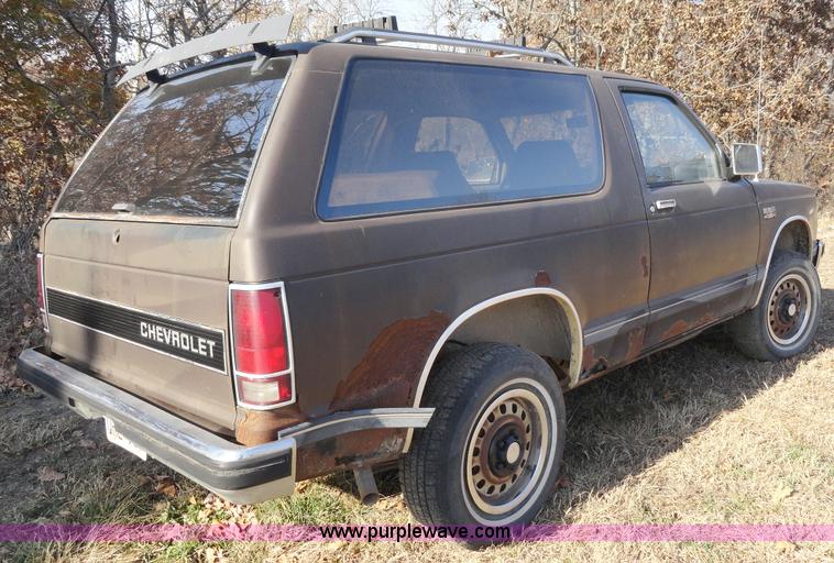 image for item H9023 1984 Chevrolet S10 Blazer SUV