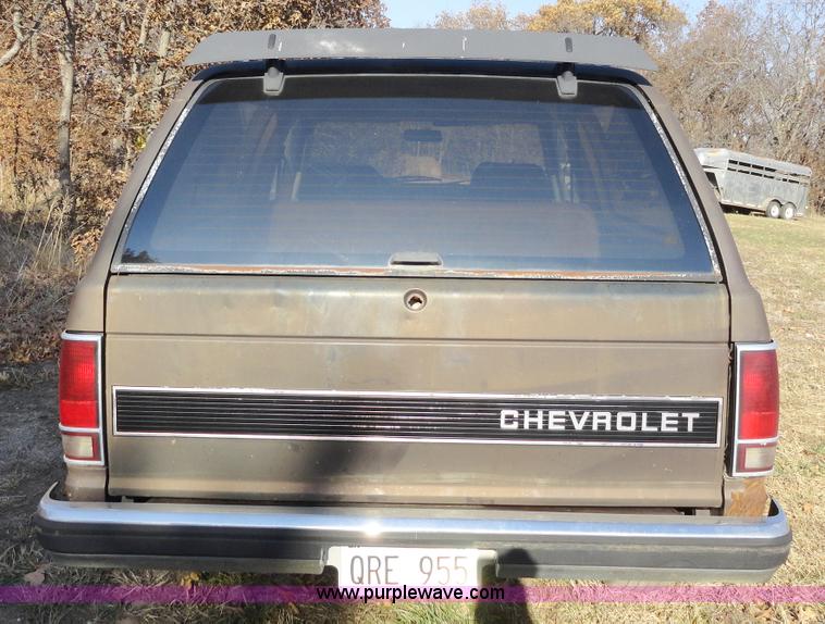 image for item H9023 1984 Chevrolet S10 Blazer SUV