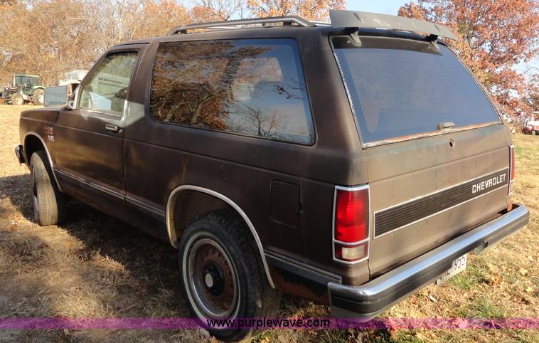 image for item H9023 1984 Chevrolet S10 Blazer SUV