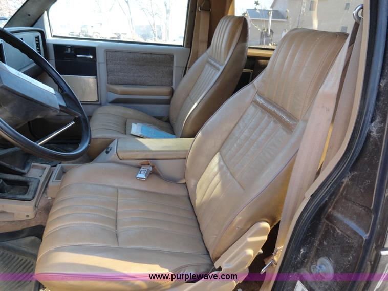 image for item H9023 1984 Chevrolet S10 Blazer SUV