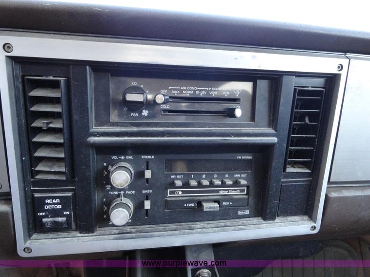 image for item H9023 1984 Chevrolet S10 Blazer SUV