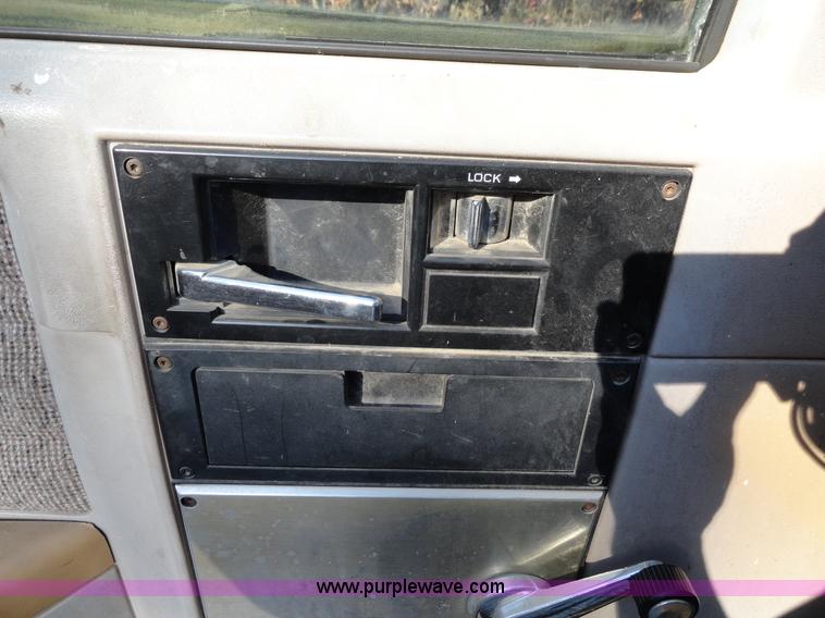 image for item H9023 1984 Chevrolet S10 Blazer SUV