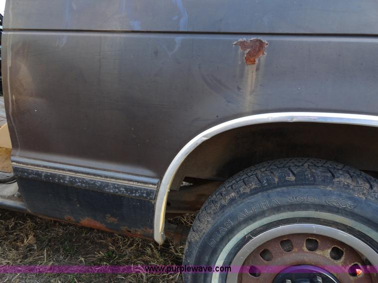 image for item H9023 1984 Chevrolet S10 Blazer SUV