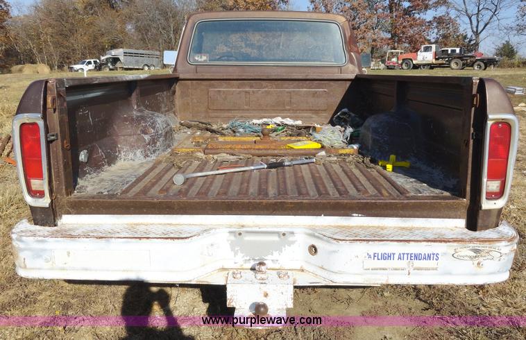 image for item H9024 1978 Ford F150 Ranger Explorer pickup truck