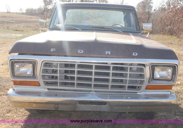 image for item H9024 1978 Ford F150 Ranger Explorer pickup truck