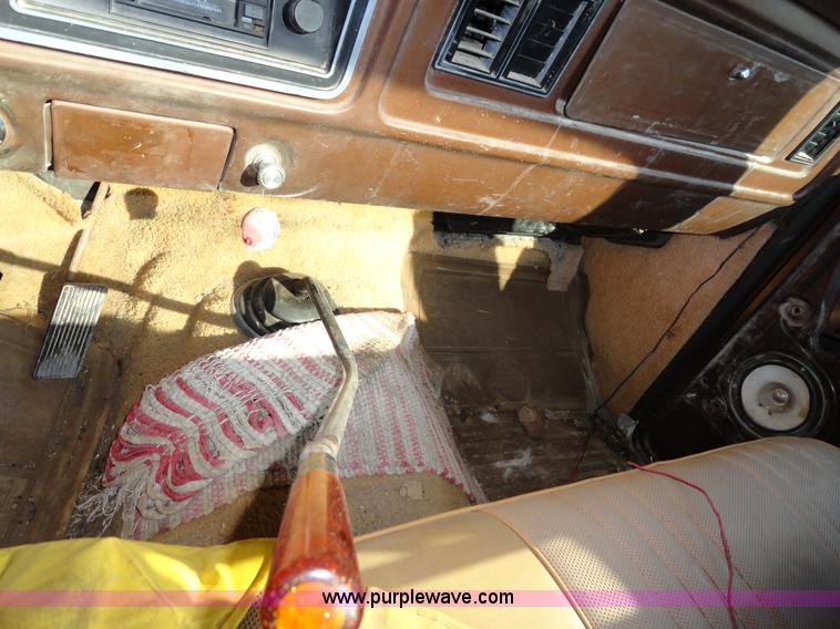 image for item H9024 1978 Ford F150 Ranger Explorer pickup truck