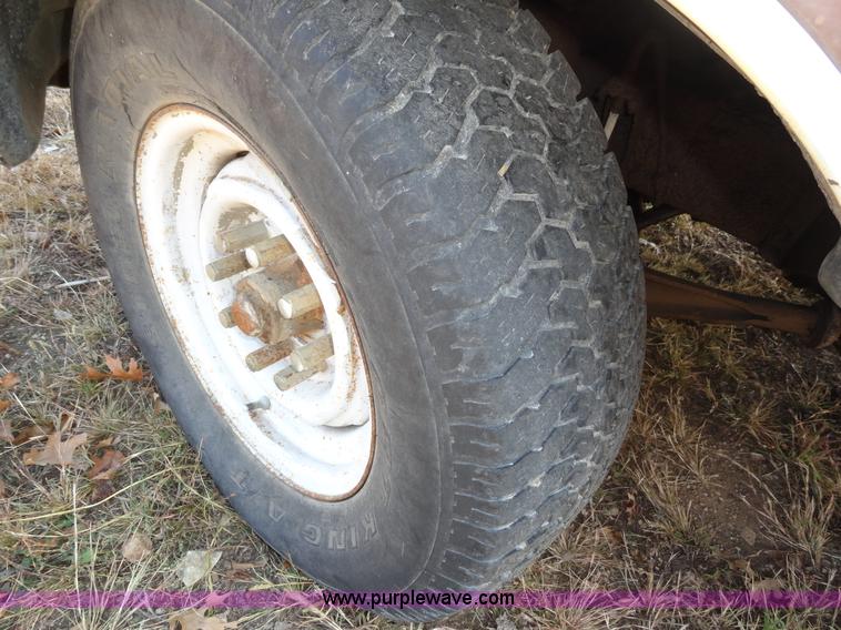 image for item H9024 1978 Ford F150 Ranger Explorer pickup truck