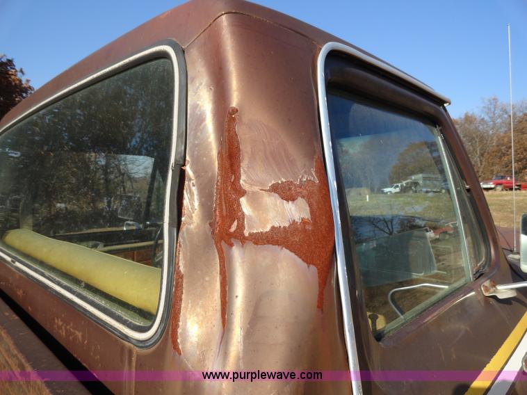 image for item H9024 1978 Ford F150 Ranger Explorer pickup truck