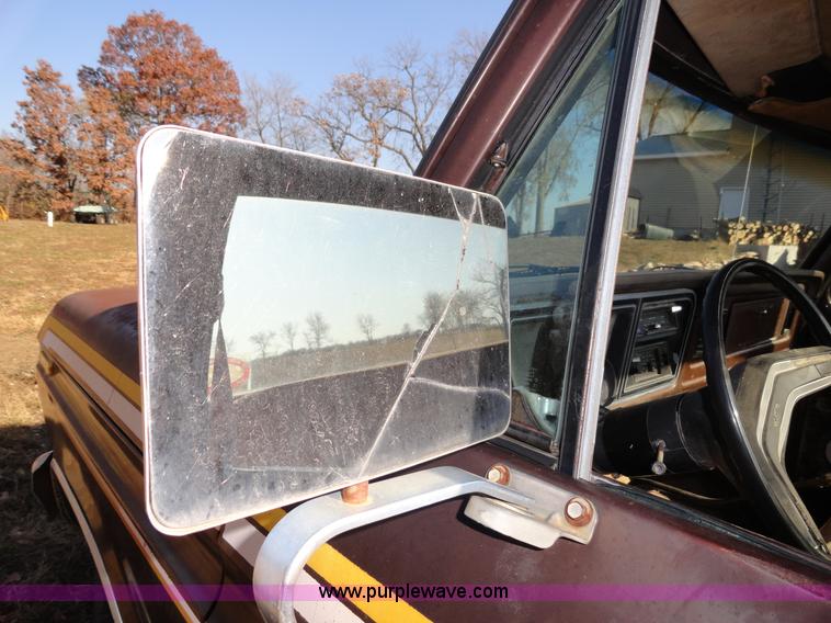 image for item H9024 1978 Ford F150 Ranger Explorer pickup truck