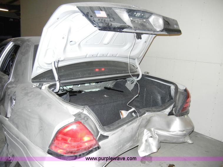 image for item H9116 2009 Ford Crown Victoria Police Interceptor