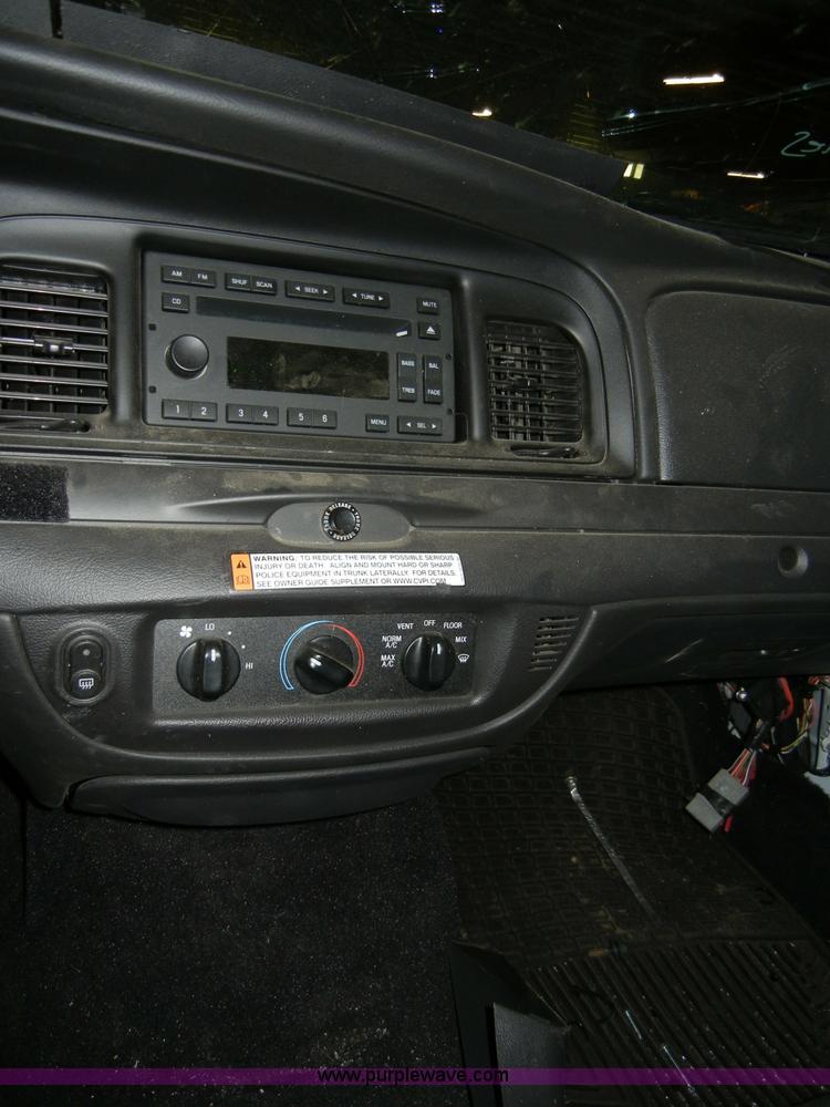 image for item H9120 2010 Ford Crown Victoria Police Interceptor