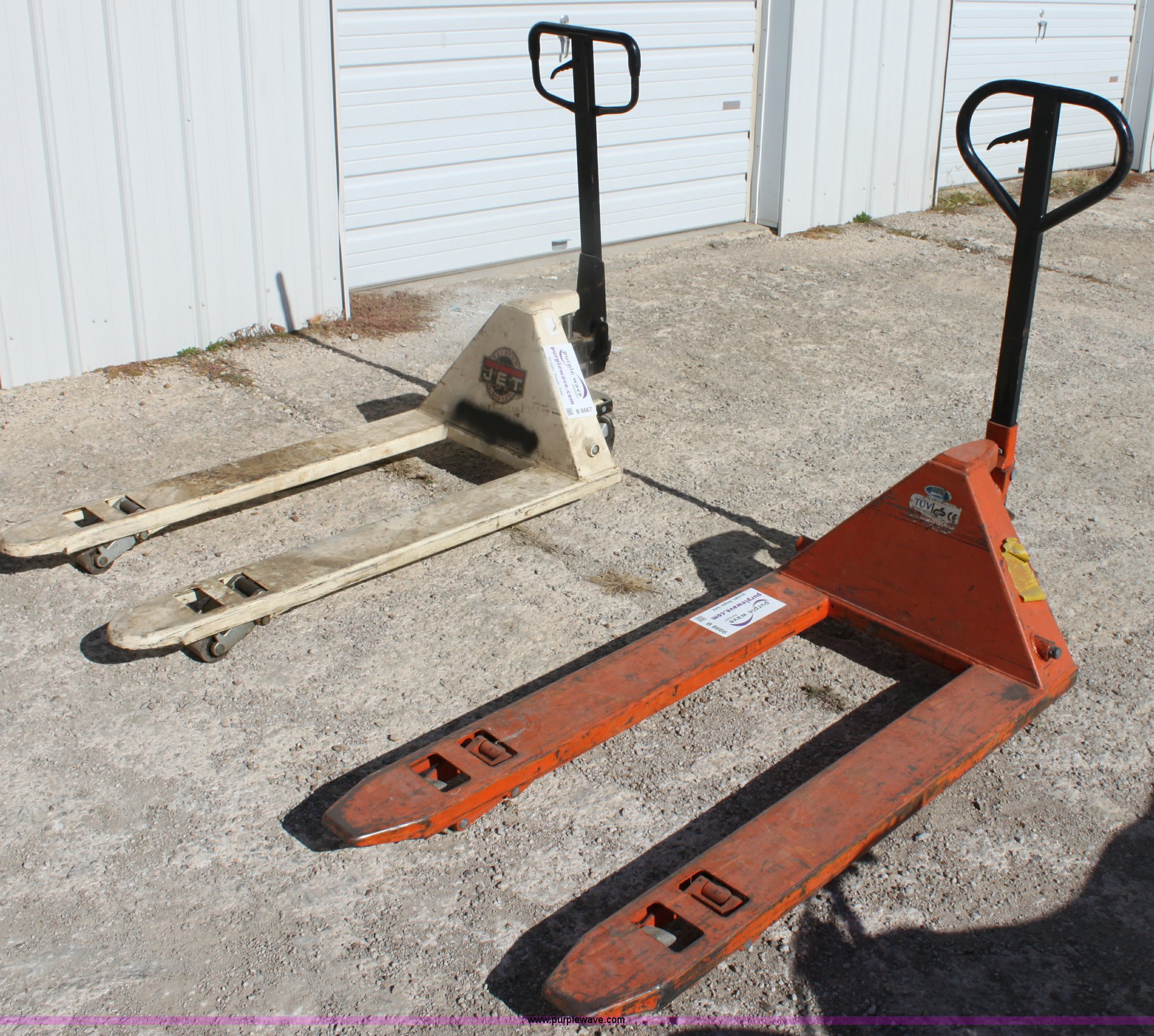 Northern Industry pallet jack in Emporia, KS Item B8666 sold Purple