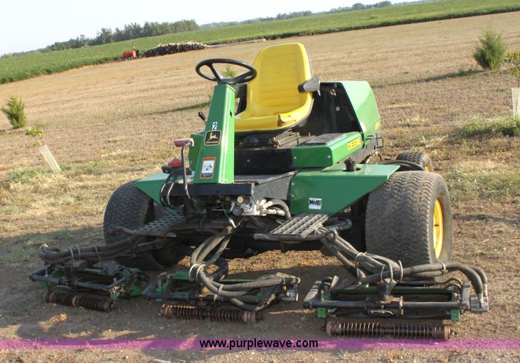 image for item A2728 John Deere 3215A reel mower