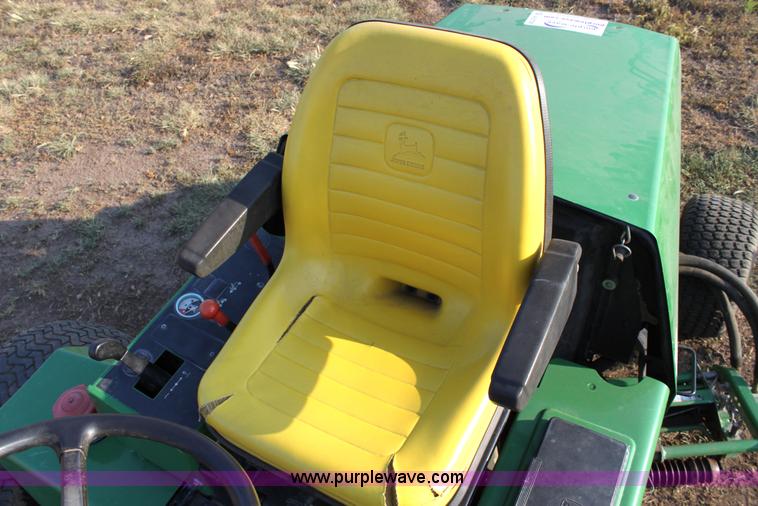 image for item A2728 John Deere 3215A reel mower