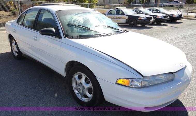 image for item A3281 2000 Oldsmobile Intrigue GX