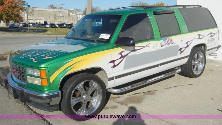 image for item A3307 1993 Chevrolet Suburban 1500 SUV