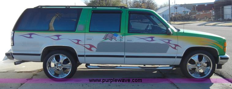 image for item A3307 1993 Chevrolet Suburban 1500 SUV