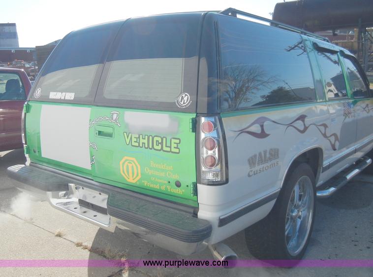 image for item A3307 1993 Chevrolet Suburban 1500 SUV
