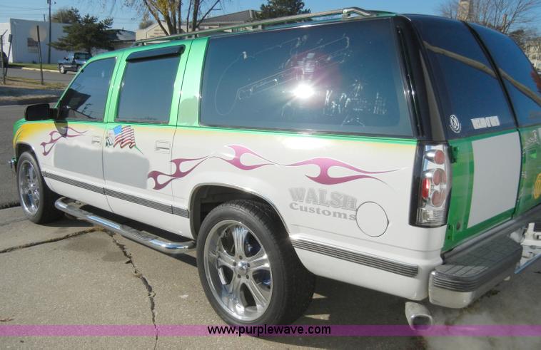 image for item A3307 1993 Chevrolet Suburban 1500 SUV
