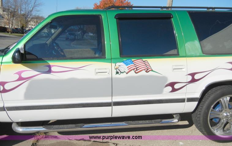 image for item A3307 1993 Chevrolet Suburban 1500 SUV