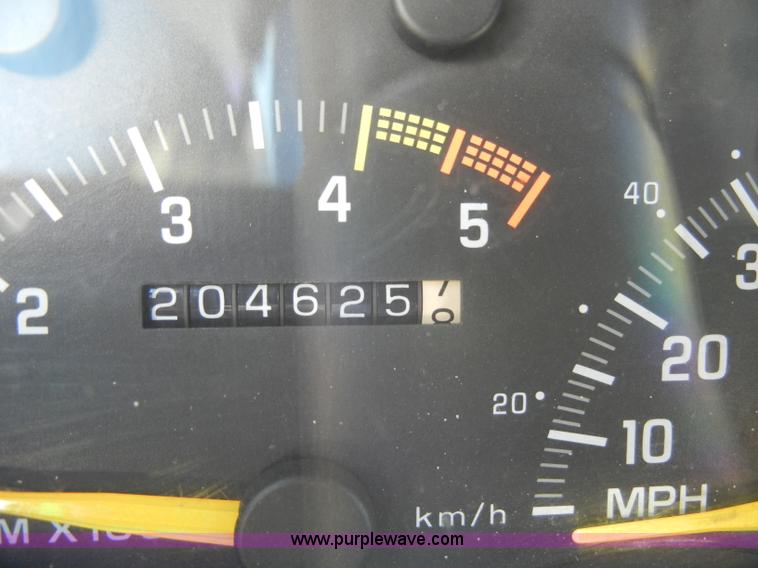 image for item A3307 1993 Chevrolet Suburban 1500 SUV