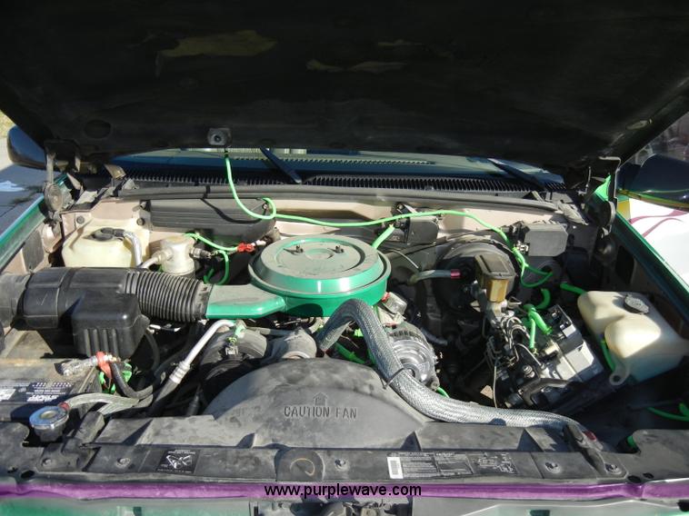 image for item A3307 1993 Chevrolet Suburban 1500 SUV