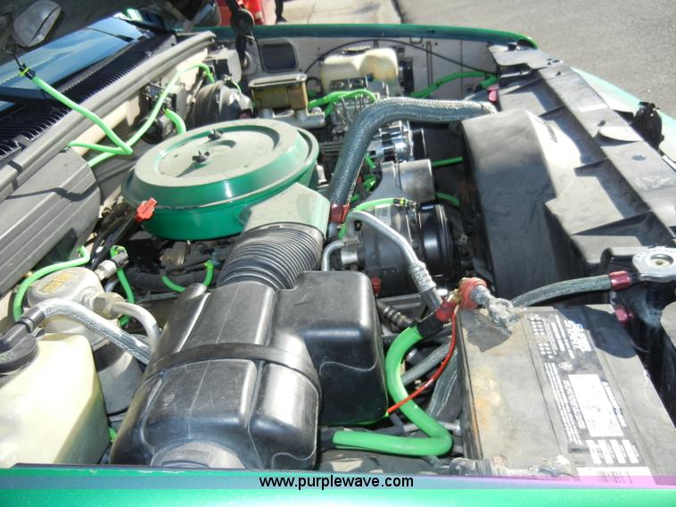 image for item A3307 1993 Chevrolet Suburban 1500 SUV