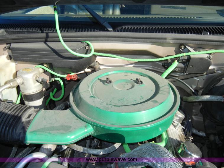 image for item A3307 1993 Chevrolet Suburban 1500 SUV